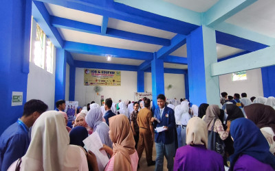Buka Peluang Kerja dan Kuliah, SMK Unggulan Terpadu Surabaya Sukses Gelar Job dan Edufair 2026