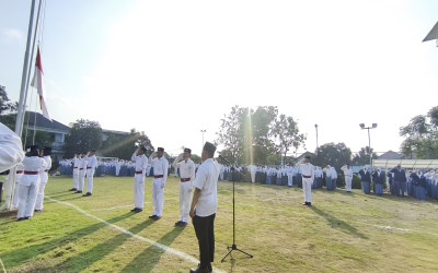 Khidmat dan Meriah, SMK Unggulan Terpadu Gelar Upacara Peringatan HUT Ke-81 RI